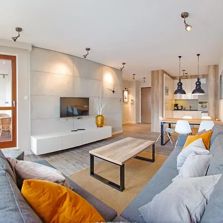 Aquarius, Sun & Snow * Sopot