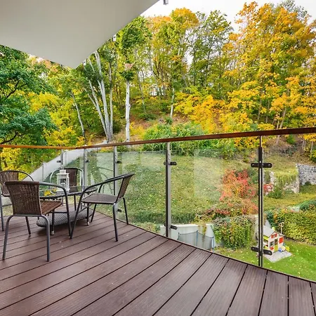 Aquarius, Sun & Snow