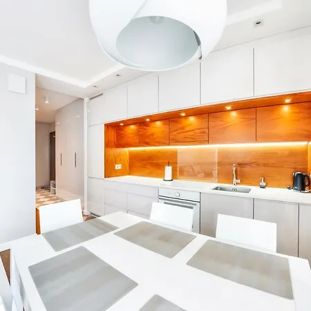 Sun & Snow, Aquarius Apartment