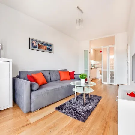 Aquarius, Sun & Snow