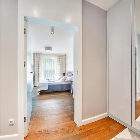 Aquarius, Sun & Snow *