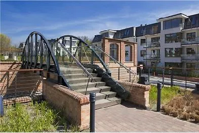 Aquarius, Sun & Snow