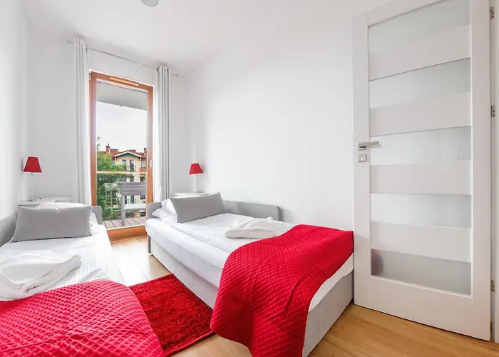 Aquarius, Sun & Snow