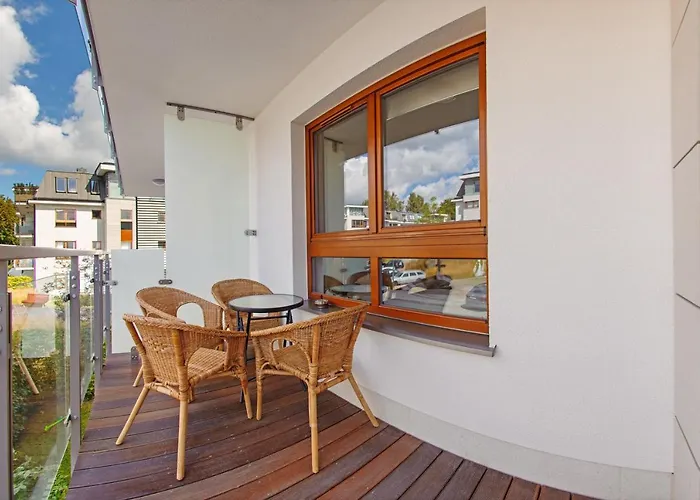 Aquarius, Sun & Snow