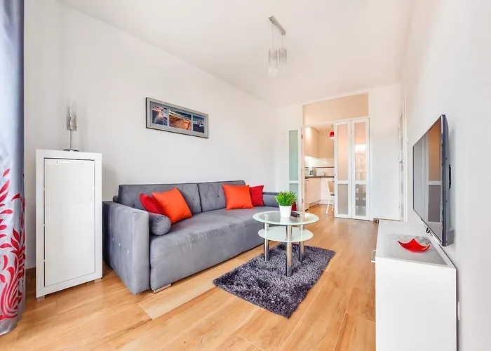 Aquarius, Sun & Snow