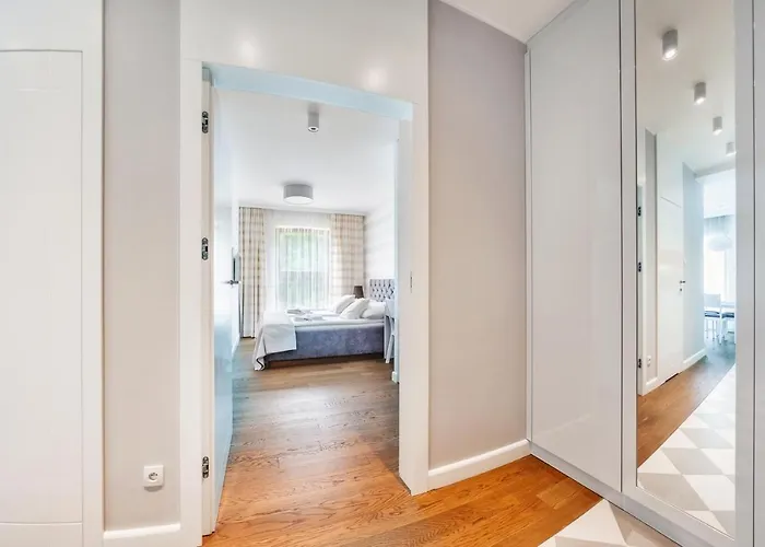 Aquarius, Sun & Snow *