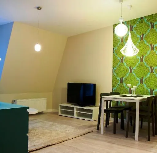 Aquarius, Sun & Snow