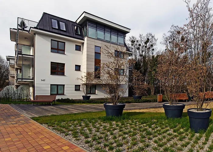 Aquarius, Sun & Snow *